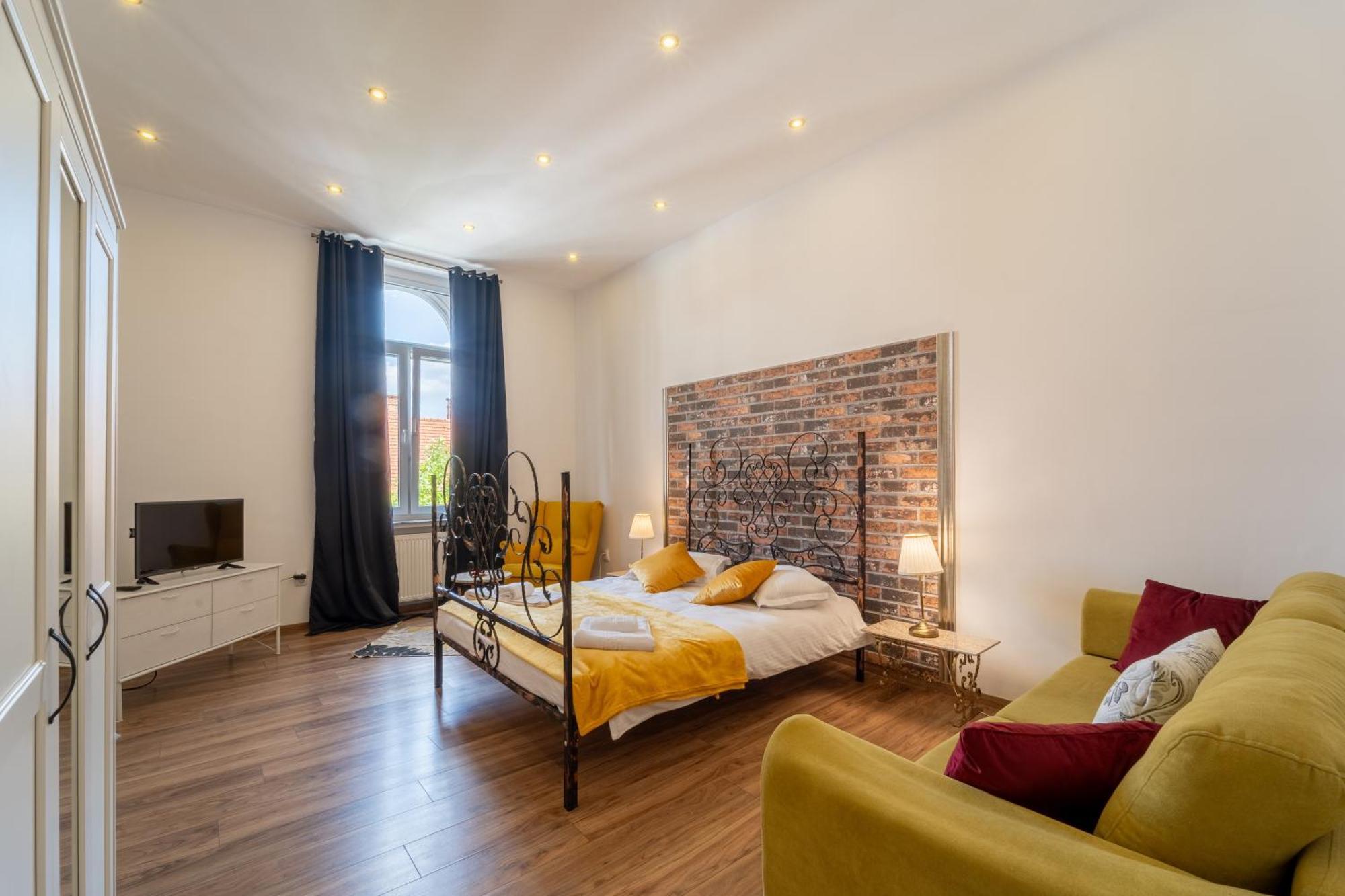 Cozy Spacious 5 Star Accommodation In The Heart Of Historic Center Cluj-Napoca Exterior foto